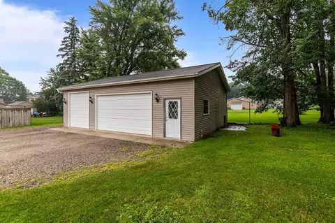 227 Cedar St, Ripon, WI 54971 photo 3
