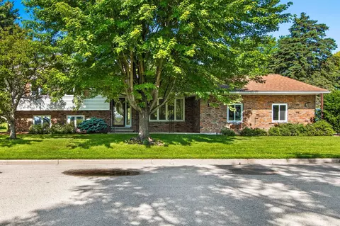 615 Hall Ave, Oconto, WI 54153