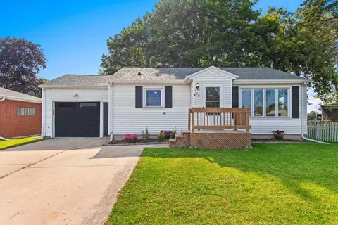 119 1st St, Luxemburg, WI 54217