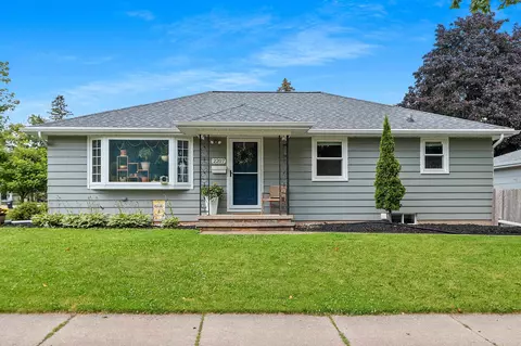 2207 S Greenview St, Appleton, WI 54915