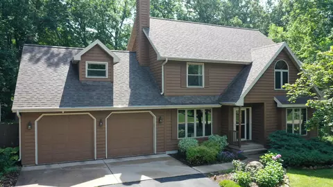 908 Honey Bear Ln, Waupaca, WI 54981