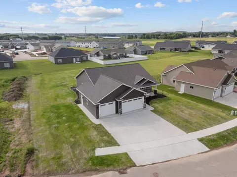 5702 N Yosemite Ln, Appleton, WI 54913 photo 3