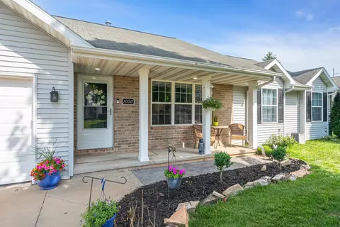 n150 Briarwood Drive, Appleton, WI 54915 photo 2