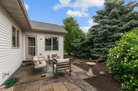 Exterior - 4734 N Providence Ave, Appleton, WI 54913 photo 5 of 6