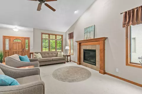 Living - 4734 N Providence Ave, Appleton, WI 54913 photo 2 of 2