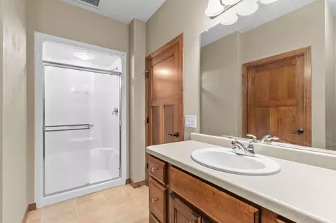 Bath - 4734 N Providence Ave, Appleton, WI 54913 photo 2 of 3