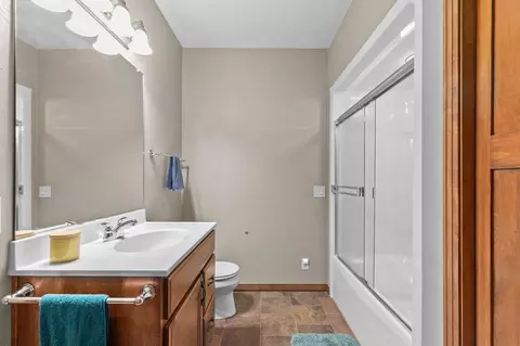 Bath - 4734 N Providence Ave, Appleton, WI 54913 photo 3 of 3