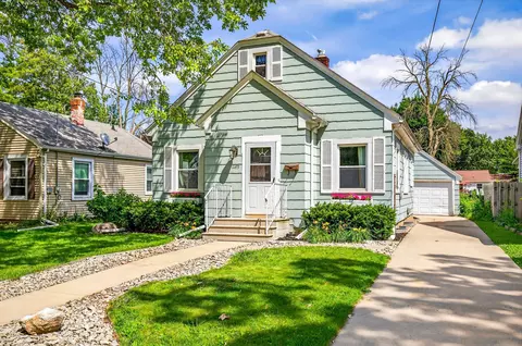 1149 13th Ave, Green Bay, WI 54304
