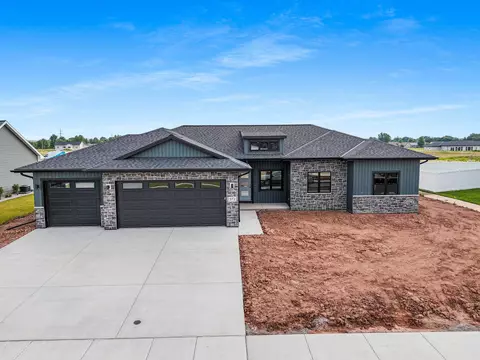 372 Battery Ave, De Pere, WI 54115