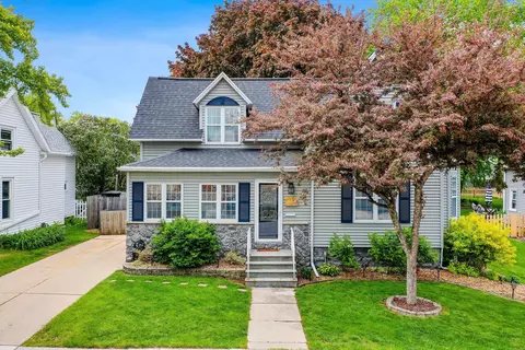 633 S Michigan St, De Pere, WI 54115