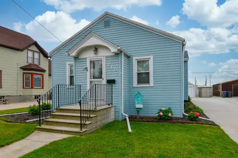 215 Bond St, Neenah, WI 54956