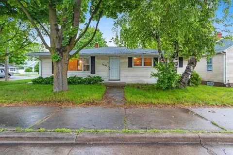 1467 E Mason St, Green Bay, WI 54301