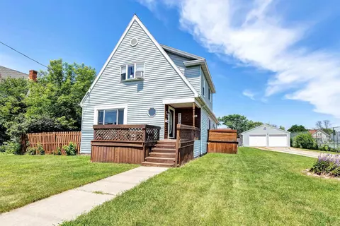 320 E Franklin Ave, Neenah, WI 54956