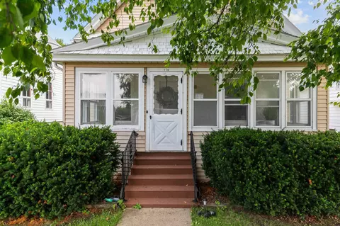 118 W Bent Ave, Oshkosh, WI 54901