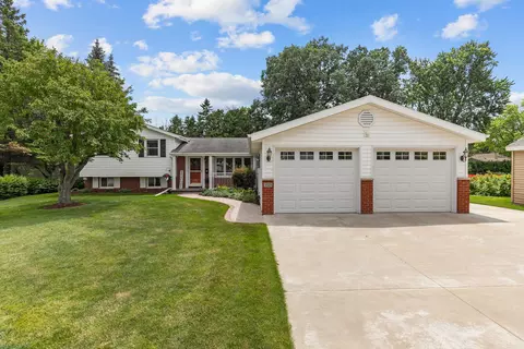 1525 E John St, Appleton, WI 54915