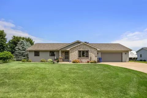 n1738 Maple Terrace, Greenville, WI 54942