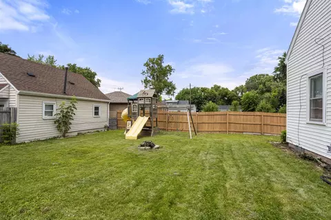 Exterior - 1336 E Amelia St, Appleton, WI 54911 photo 4 of 6