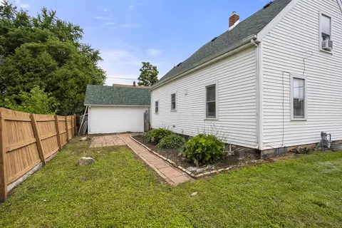 Exterior - 1336 E Amelia St, Appleton, WI 54911 photo 5 of 6