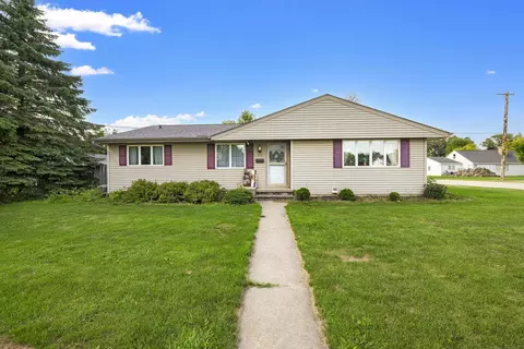 412 E 19th St, Kaukauna, WI 54130