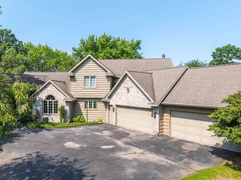 1749 Hawthorne Heights Dr, De Pere, WI 54115