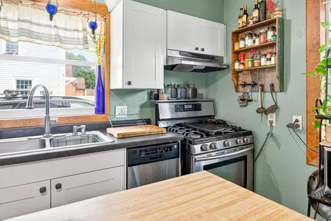 Kitchen - 513 E Glendale Ave, Appleton, WI 54911 photo 3 of 3