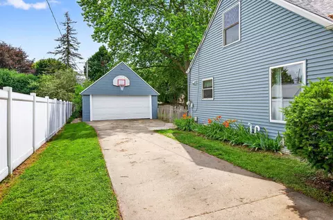 Exterior - 513 E Glendale Ave, Appleton, WI 54911 photo 8 of 10