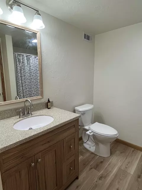Bath - 6 Green Haven Ct, Appleton, WI 54911 photo 6 of 6