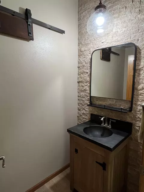 Bath - 6 Green Haven Ct, Appleton, WI 54911 photo 1 of 6
