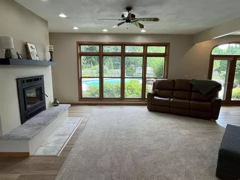 Living - 6 Green Haven Ct, Appleton, WI 54911 photo 1 of 5