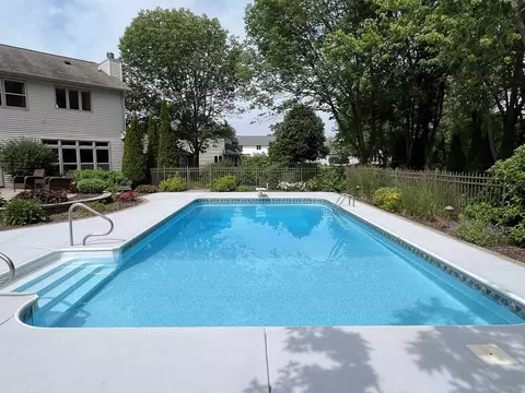 Exterior - 6 Green Haven Ct, Appleton, WI 54911 photo 3 of 5