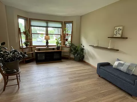 Living - 6 Green Haven Ct, Appleton, WI 54911 photo 3 of 5