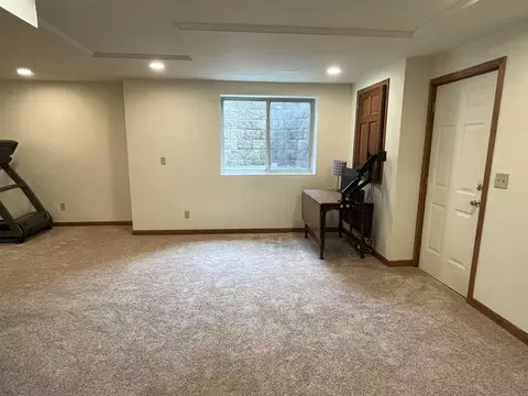 Living - 6 Green Haven Ct, Appleton, WI 54911 photo 5 of 5