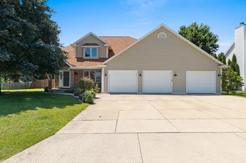 1584 Van Rd, Green Bay, WI 54311