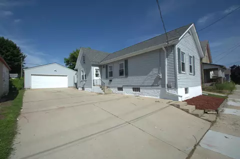 1134 S 19th St, Manitowoc, WI 54220