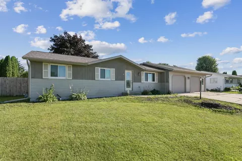 423 Dove Ave, Chilton, WI 53014