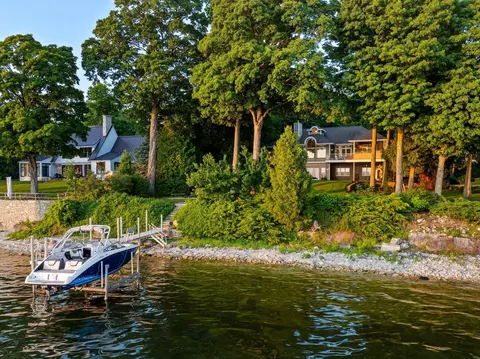 4495 Bay Shore Dr, Sturgeon Bay, WI 54235