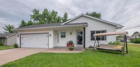 807 Mckinley Ave, Omro, WI 54963