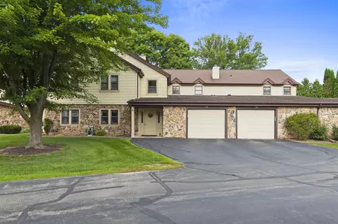 1820 Ridgeway Dr #62 A, De Pere, WI 54115