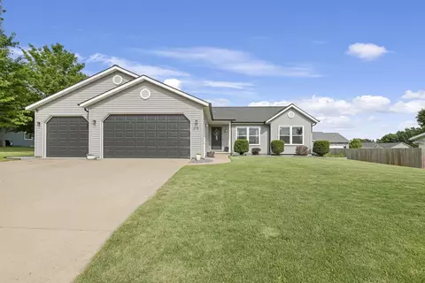 218 Birch St, Hortonville, WI 54944