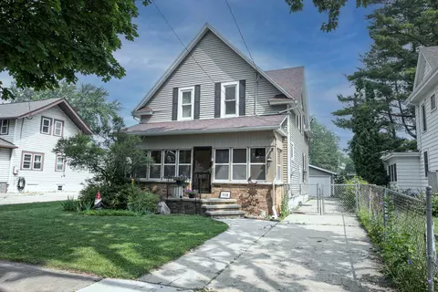 914 W 4th St, Appleton, WI 54914 photo 2