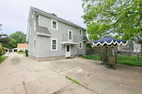 Exterior - 1139 W Summer St, Appleton, WI 54914 photo 4 of 8