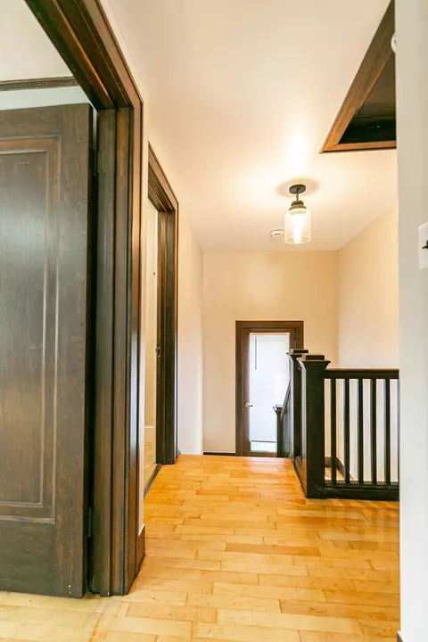 Entry Way - 1139 W Summer St, Appleton, WI 54914 photo 3 of 4