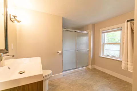 Bath - 1139 W Summer St, Appleton, WI 54914 photo 4 of 4