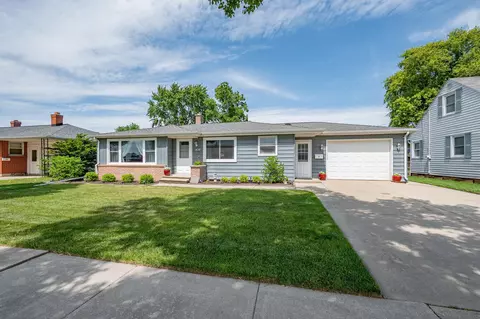 1639 Debra Ln, Green Bay, WI 54302