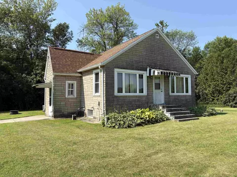 4037 State Highway 22, Oconto, WI 54153