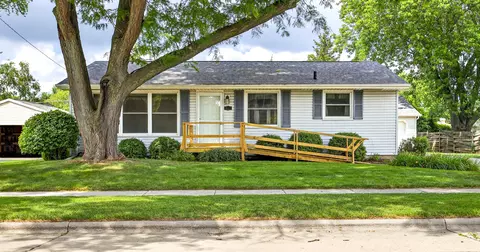 1500 E Coolidge Ave, Appleton, WI 54915