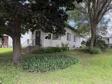 321 E Richmond St, Shawano, WI 54166