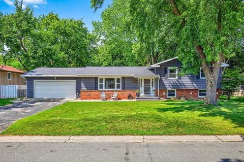 704 Kensington Rd, Neenah, WI 54956