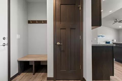 Entry Way - 464 Emerald Isle Ct, Wrightstown, WI 54180 photo 2 of 2
