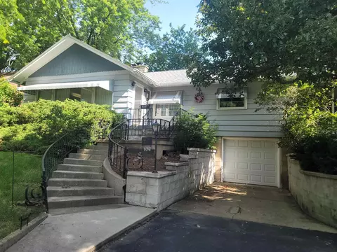 106 Carroll St, Beaver Dam, WI 53916